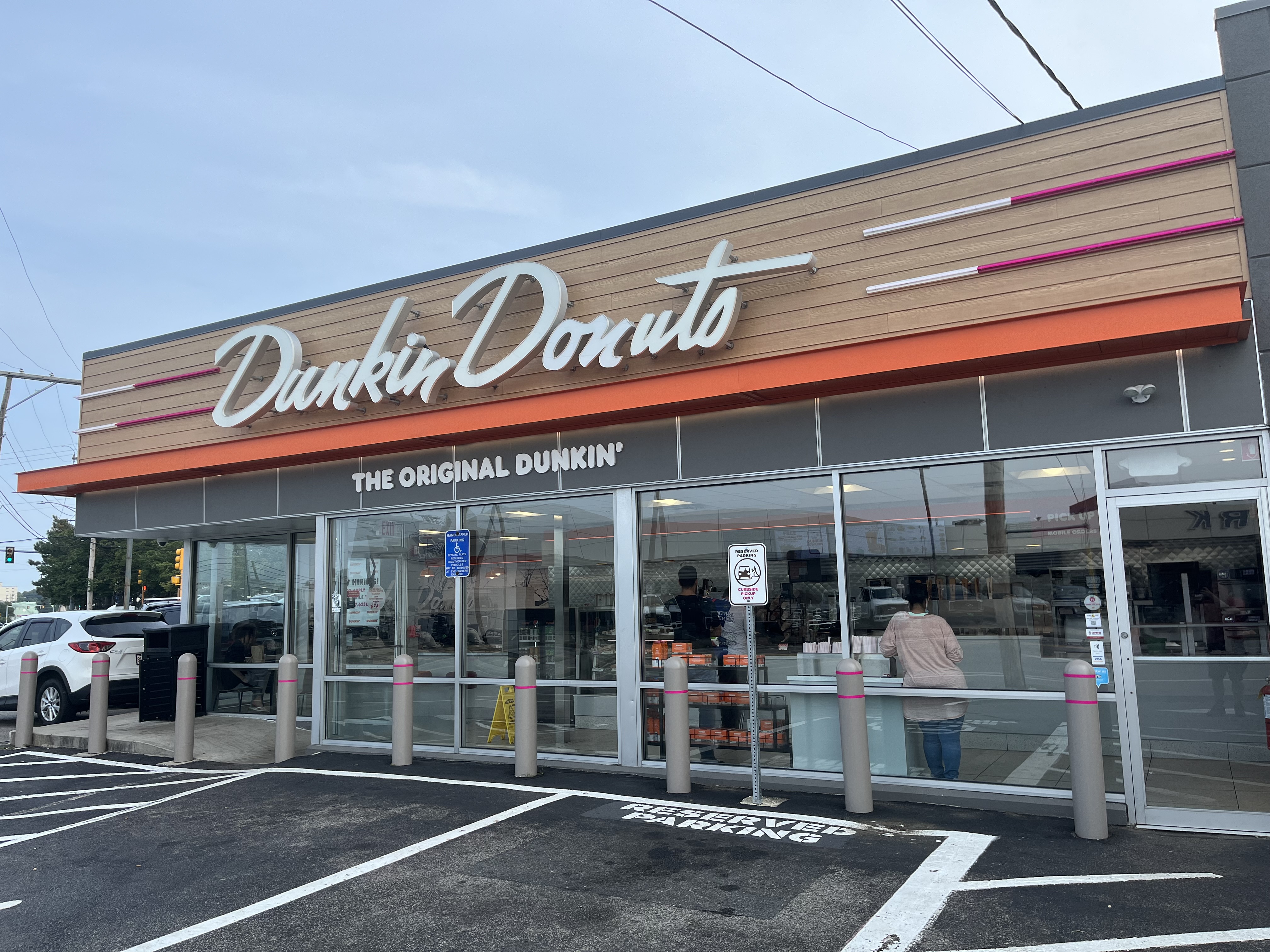 Dunkin First Store First Dunkin’ & Ben & Jerry’s – Robin Bell
